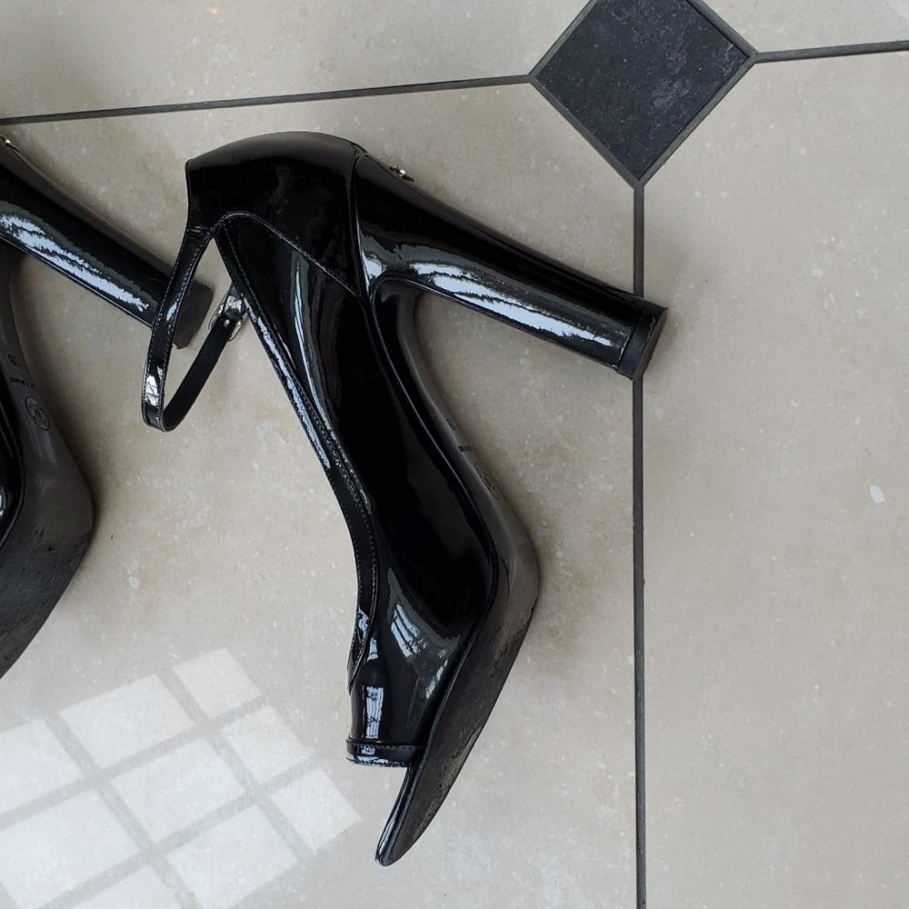 CHANEL SHOES